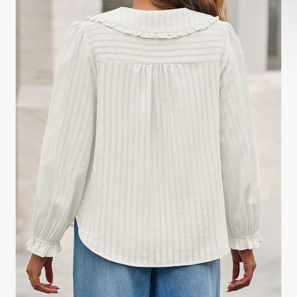 100% cotton White Button-Up Blouse. Size small. White. NWT - Picture 3 of 4